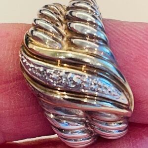 Elegant Silver and Gold Women's Ring